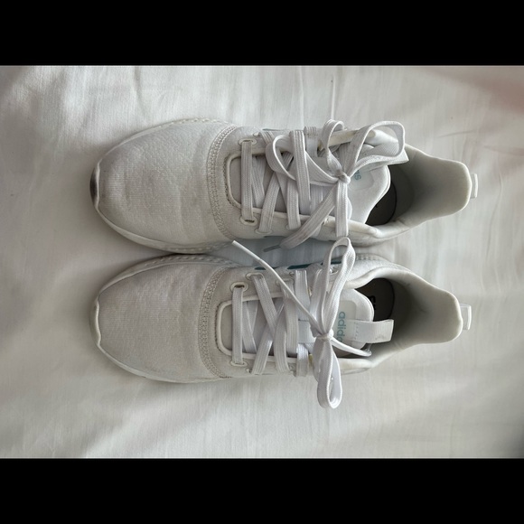 Adidas shoe - Picture 3 of 3